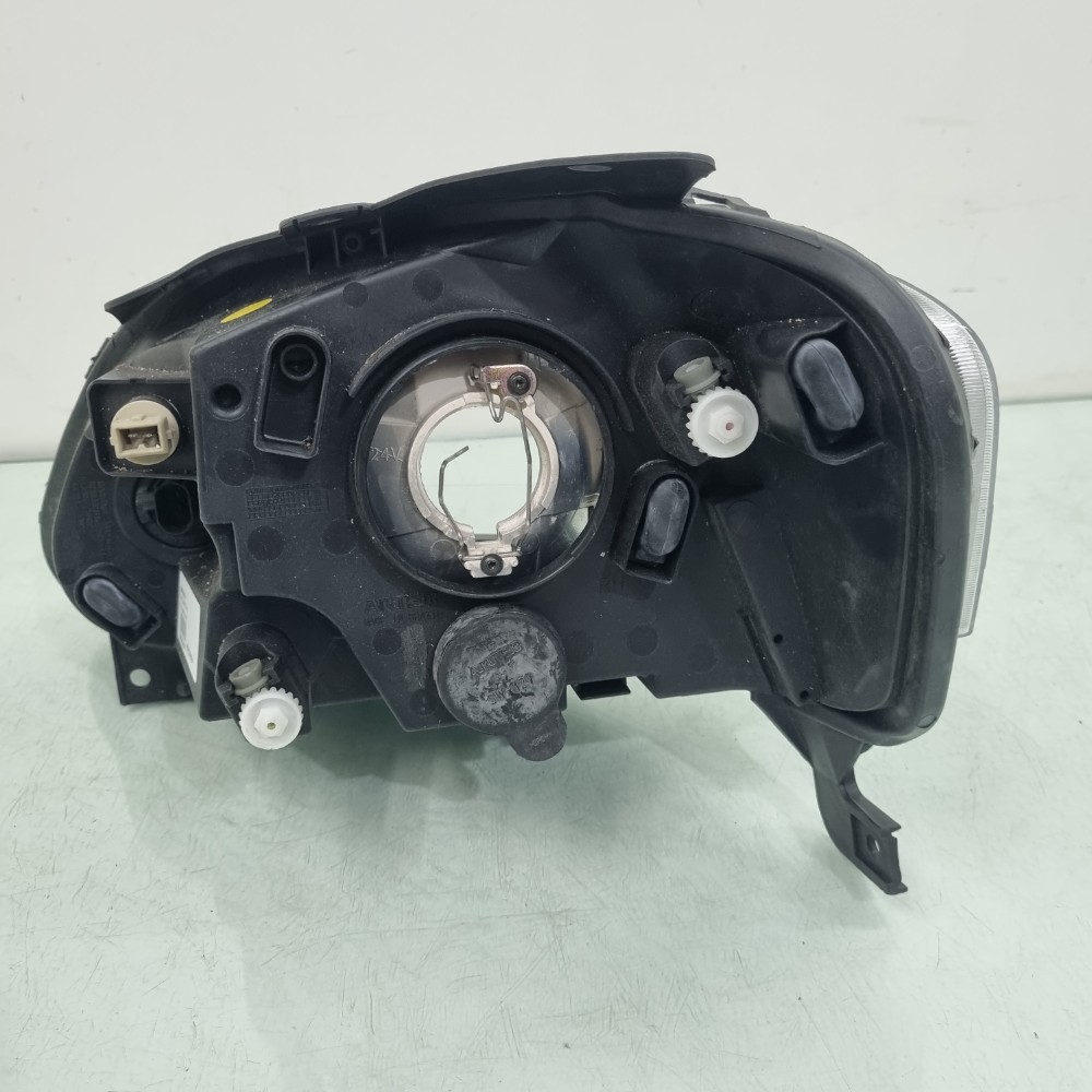 Farol Lado Direito M.negra Volkswagen Fox 2005 À 2010 4