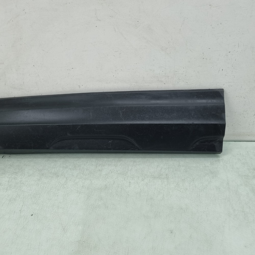 Moldura Porta Dianteira Esquerda Volkswagen Taos 2021/2024 3