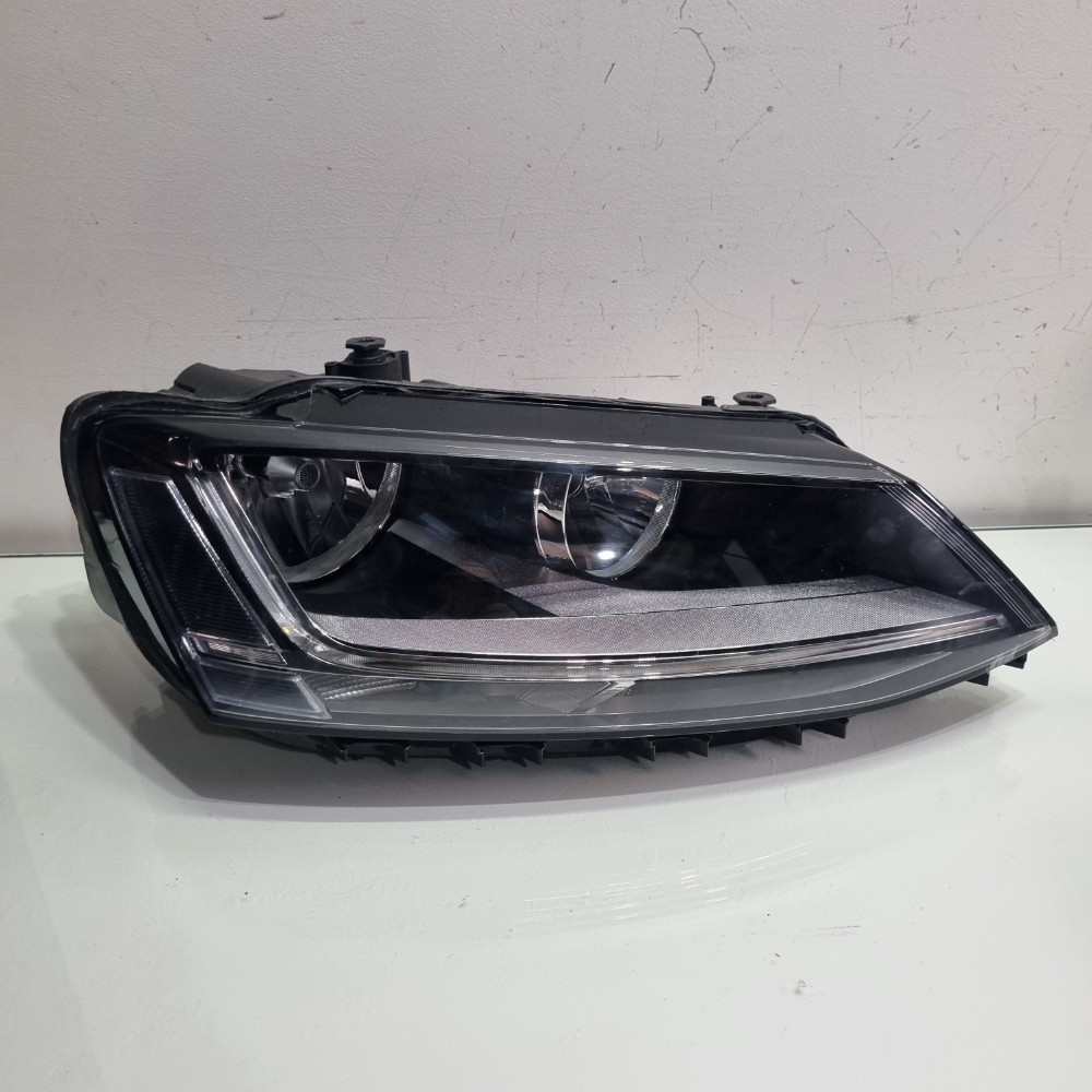 Farol Com Led Do Lado Direito Volkswagen Jetta 2015/2018 Direito/passageiro 1