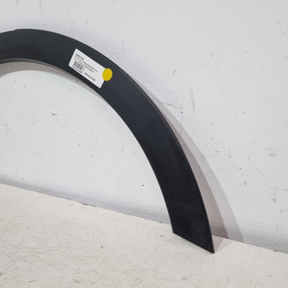 Moldura Lateral Esquerda Suzuki Sx4 S-cross 2014/2018 3