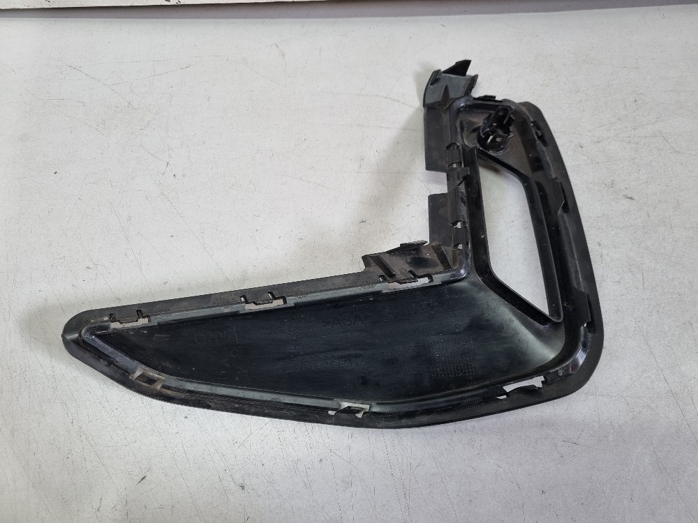 Grade Moldura Direita Bmw G20 320i 2022 A 2024 Recuperado. Direito 3