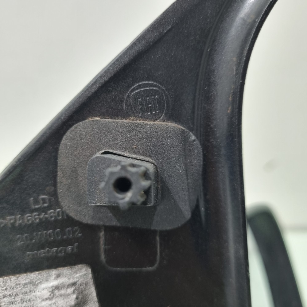 Retrovisor Manual Do Lado Direito Fiat Fiorino 2014/2021 2