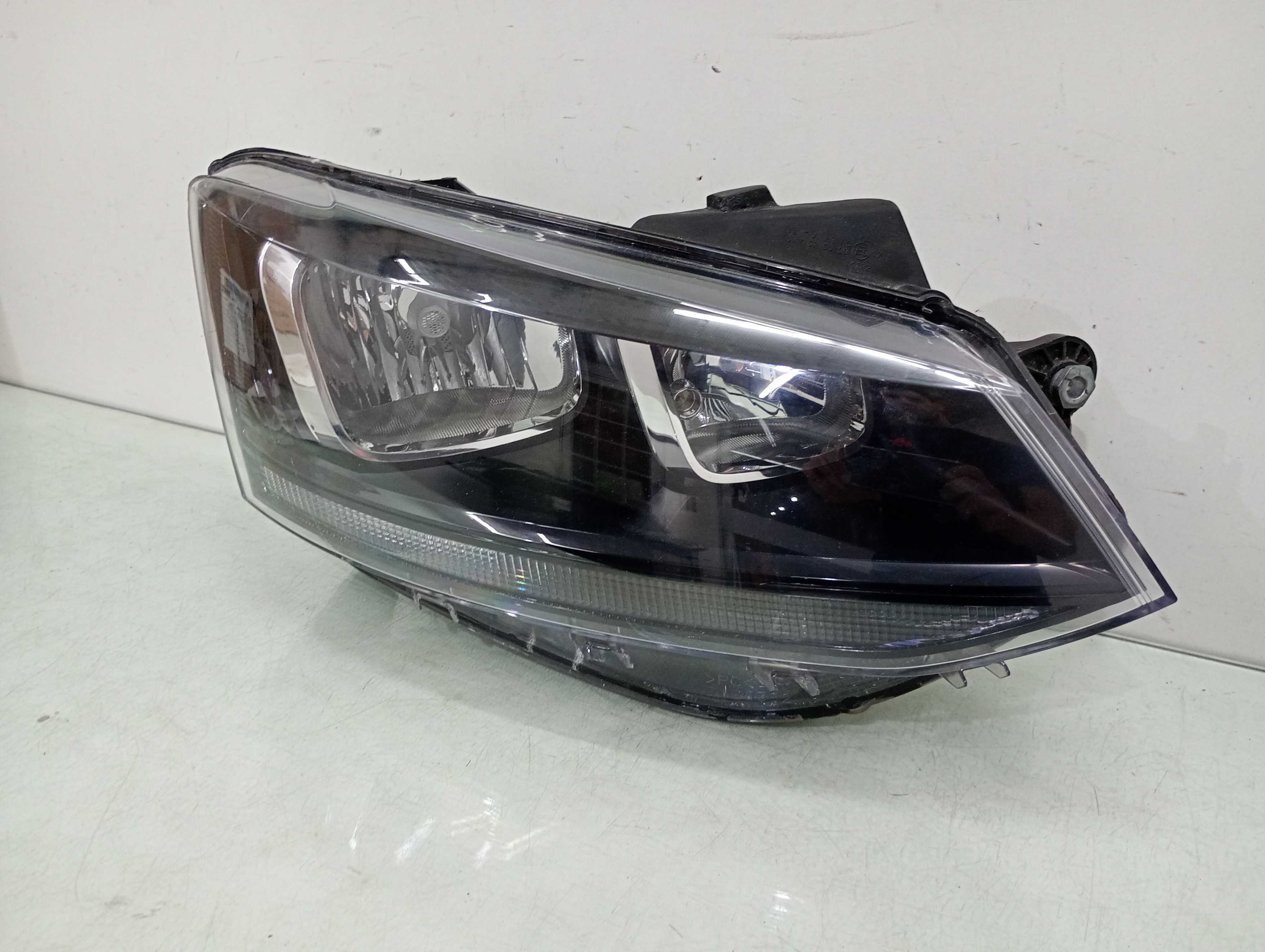 Farol Direito Fox 2015 A 2021 Friso Preto Original E Usado. 4