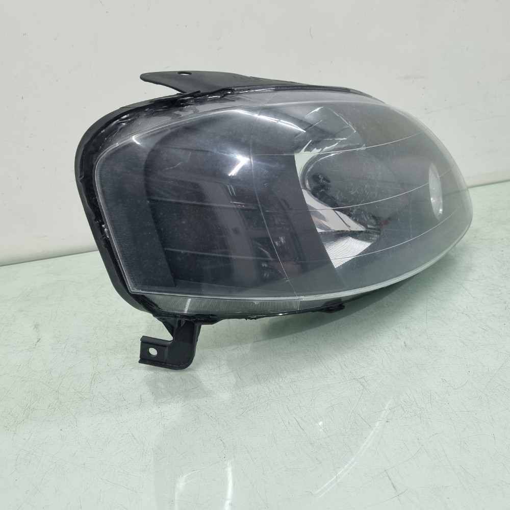 Farol Lado Direito M.negra Volkswagen Fox 2005 À 2010 2