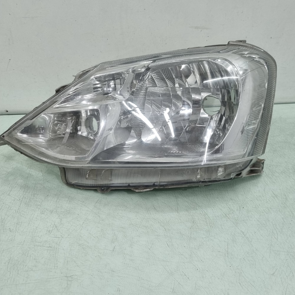 Farol Do Lado Esquerdo Toyota Etios Modelos 2013/2015 Esquerdo/motorista 1