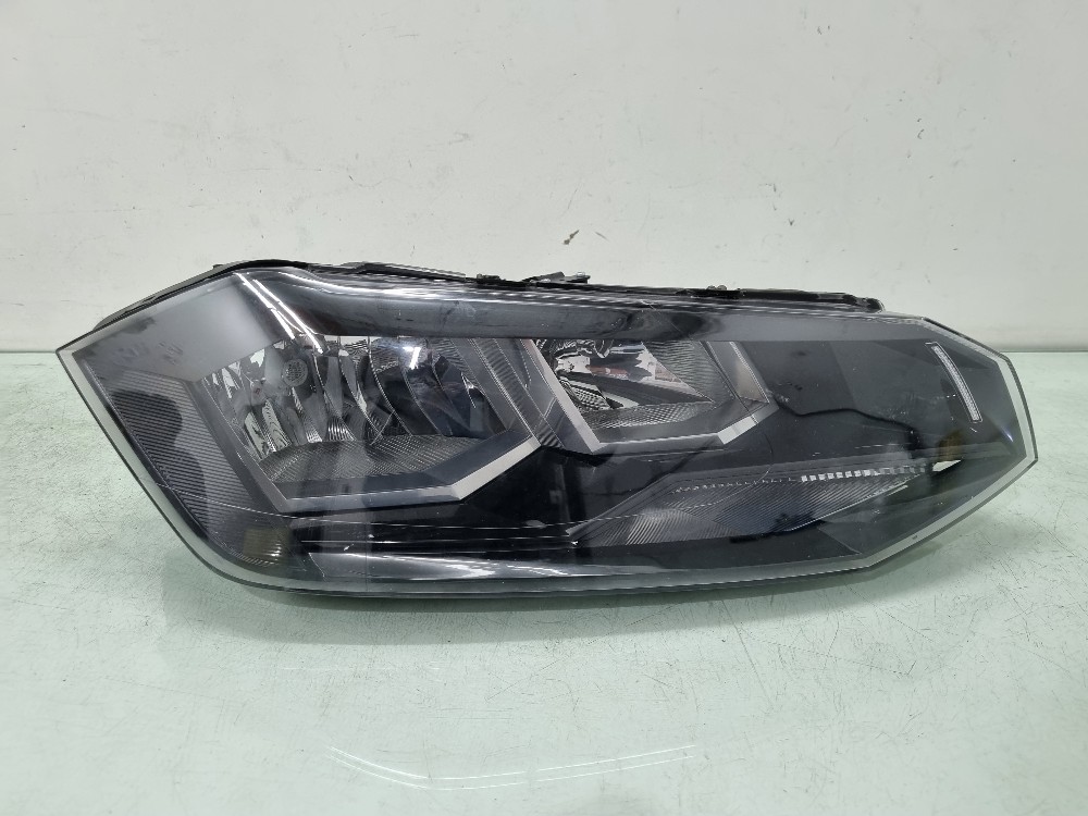 Farol Do Lado Direito Volkswagen Polo Modelos 2017/2021 Direito/passageiro 1