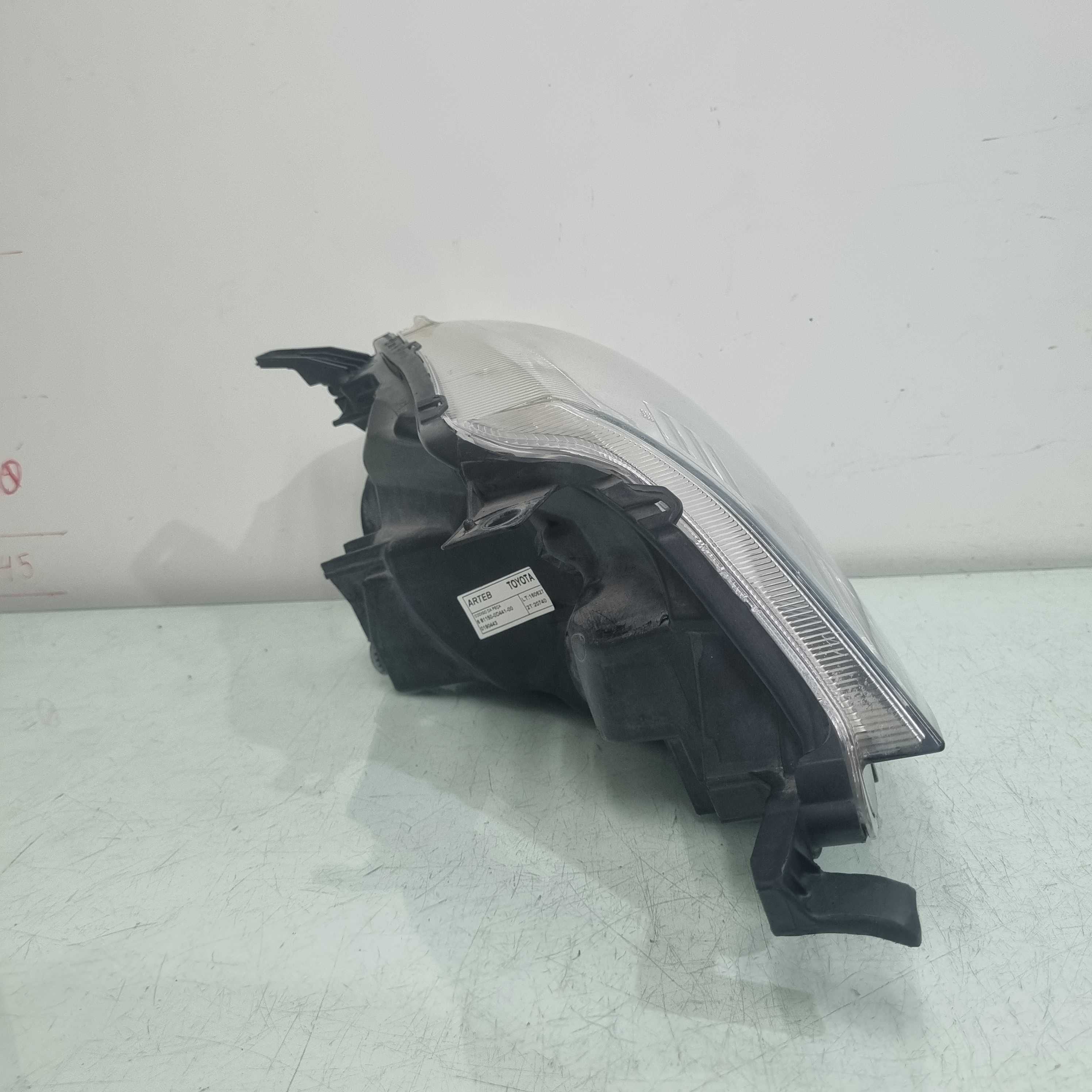 Farol Do Lado Esquerdo Toyota Etios Modelos 2013/2019 Esquerdo/motorista 2