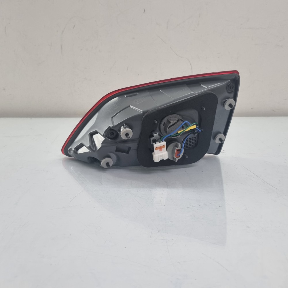 Lanterna Esquerda Da Tampa Hyundai Hb20/hatch 2016/2019 Esquerdo/motorista 6
