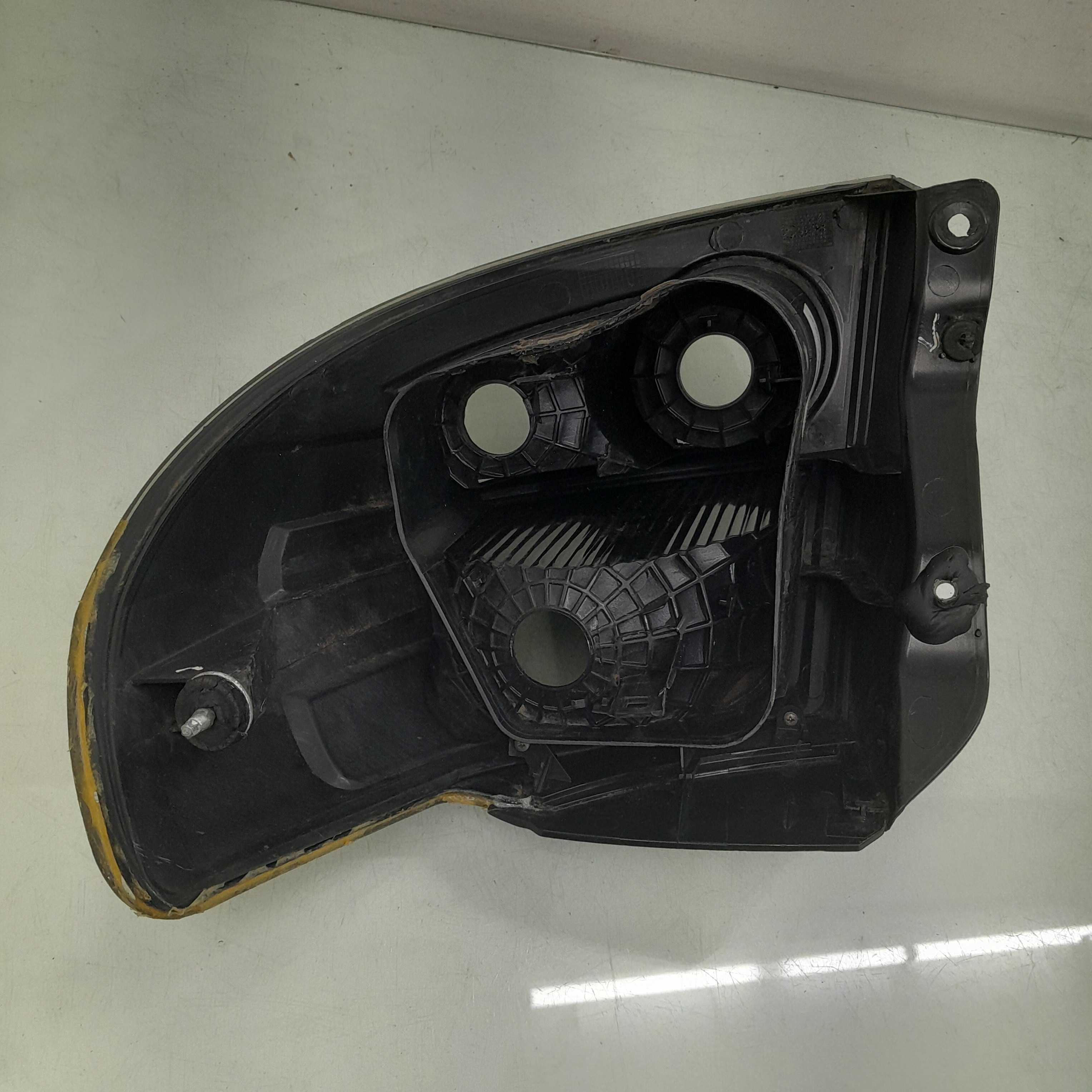 Lanterna Do Lado Esquerdo Ford Ka Modelos 2008/2013 5