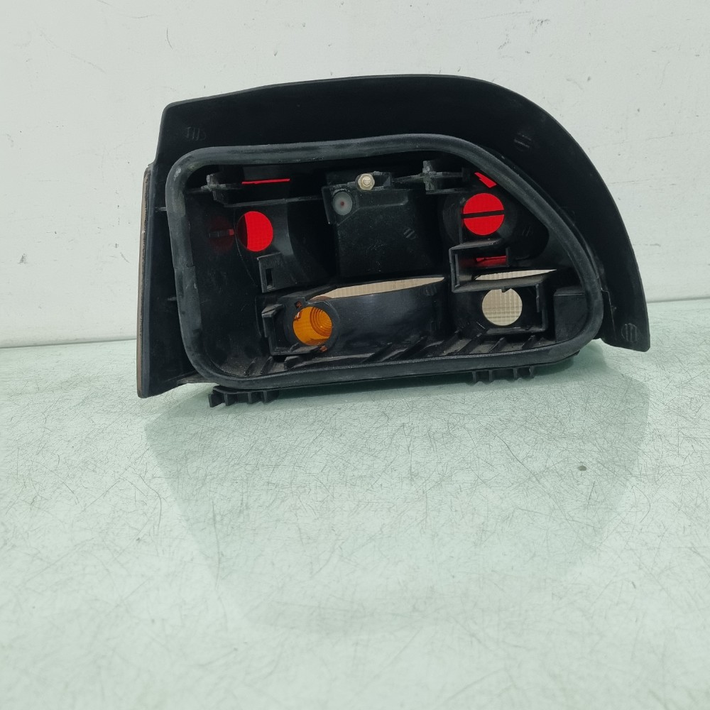 Lanterna Traseira Lado Direito Renault Clio 1996/1999 Direito/passageiro 4