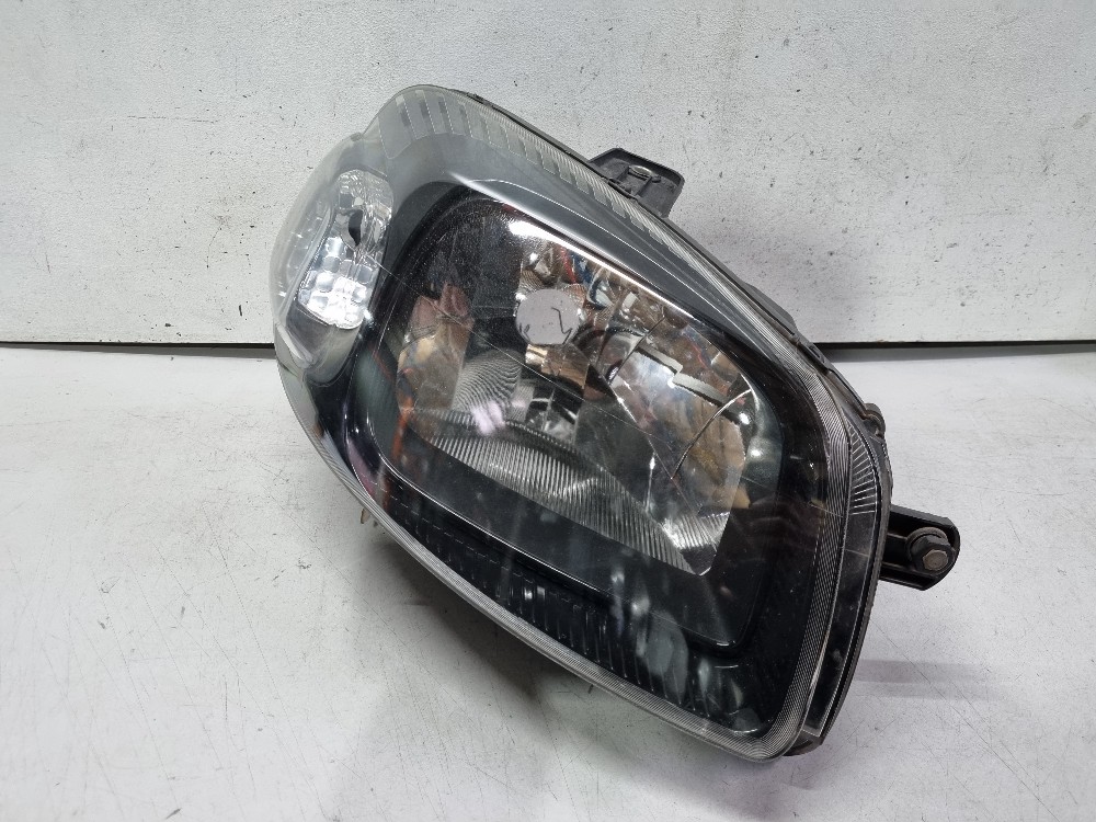 Farol Dir. Máscara Negra Fiat Uno Vivace 2010/2015 Seminovo. 3