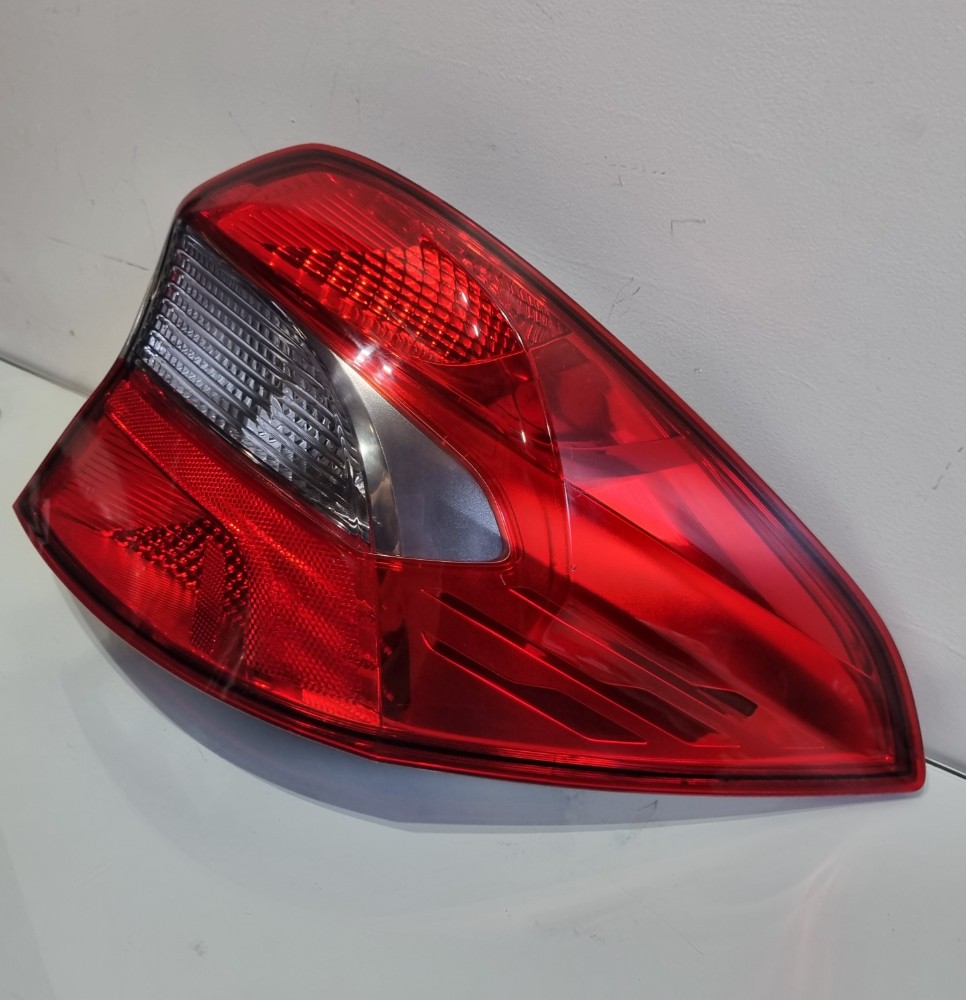 Lanterna Fumê Do Lado Direita Ford Ka Sedan 2018/2022 Direito/passageiro 4