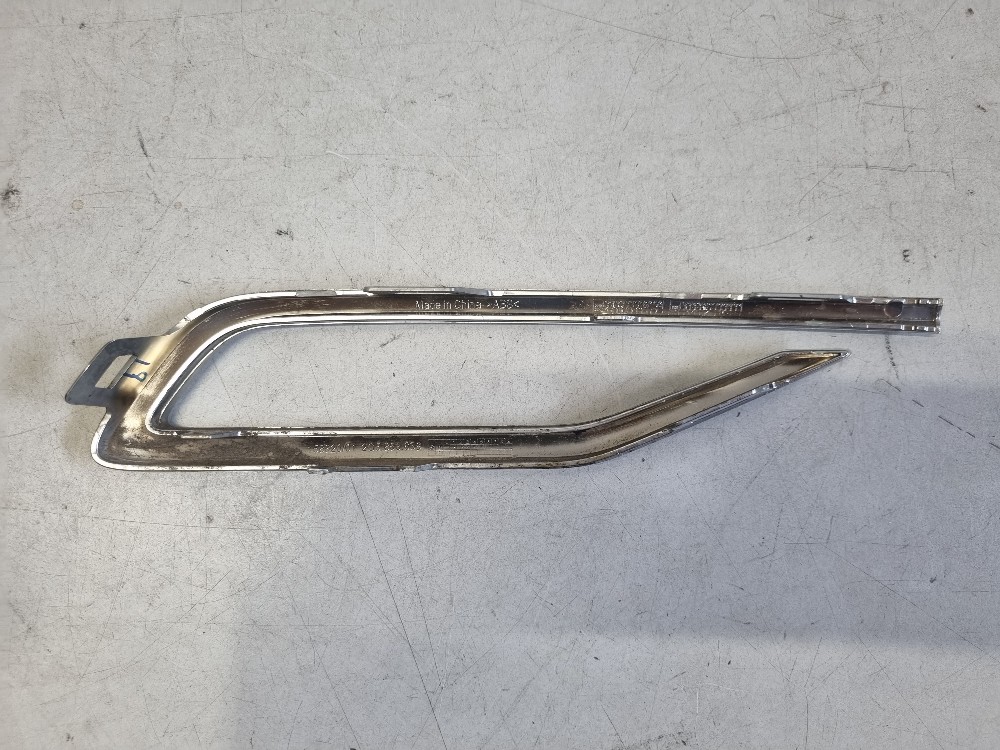 Friso Direito Do P-choque Traseiro Nivus 2022/2024 Semi-novo 3