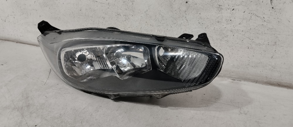 Farol Direito New Fiesta Máscara Negra 2013/2019 3