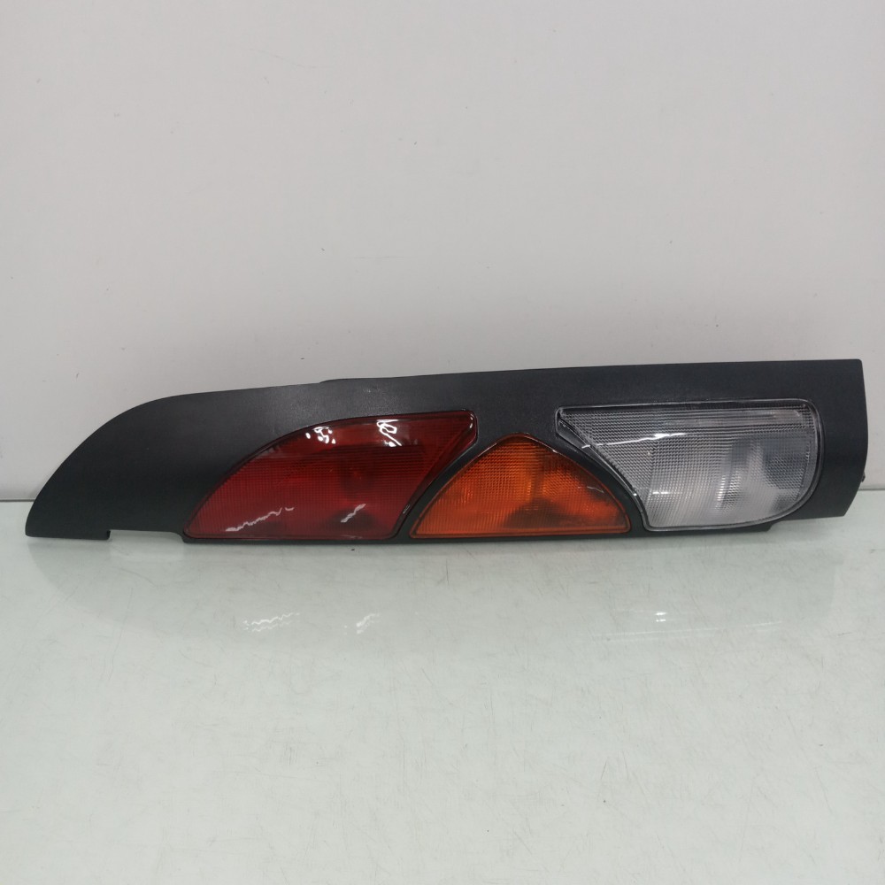 Lanterna Do Lado Direito Fiat Doblo Modelos 2005/2012 Direito/passageiro 1