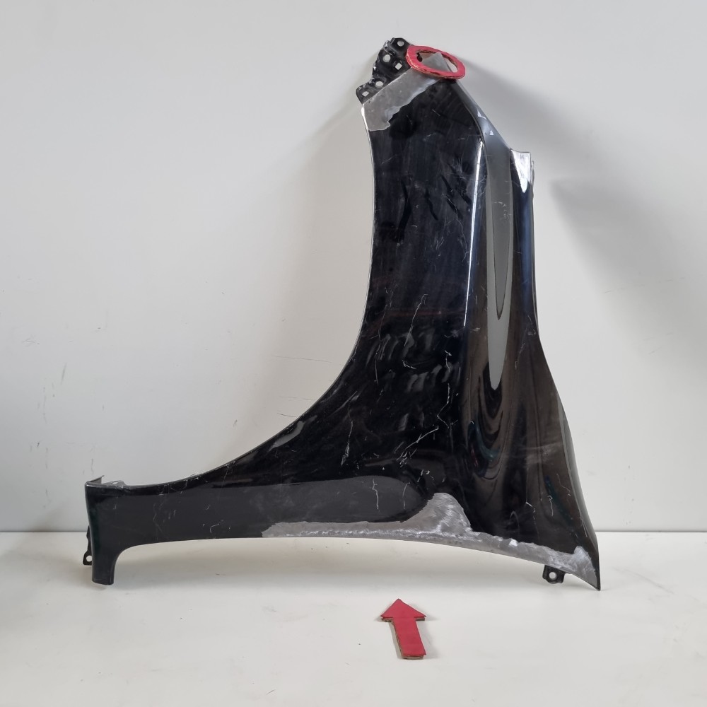 Paralama Dianteiro Direito Toyota Hilux Modelos 2016/2022