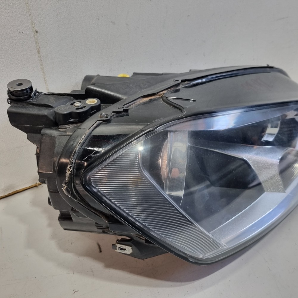 Farol Direito Volkswagen Golf Tsi 2015 2016 2017 2018 Direito/passageiro 4