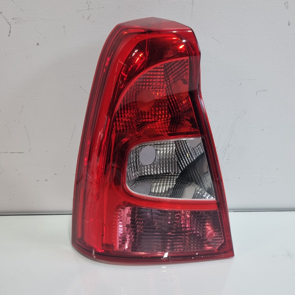 Lanterna Do Lado Esquerdo Renault Logan Modelos 2011/2014