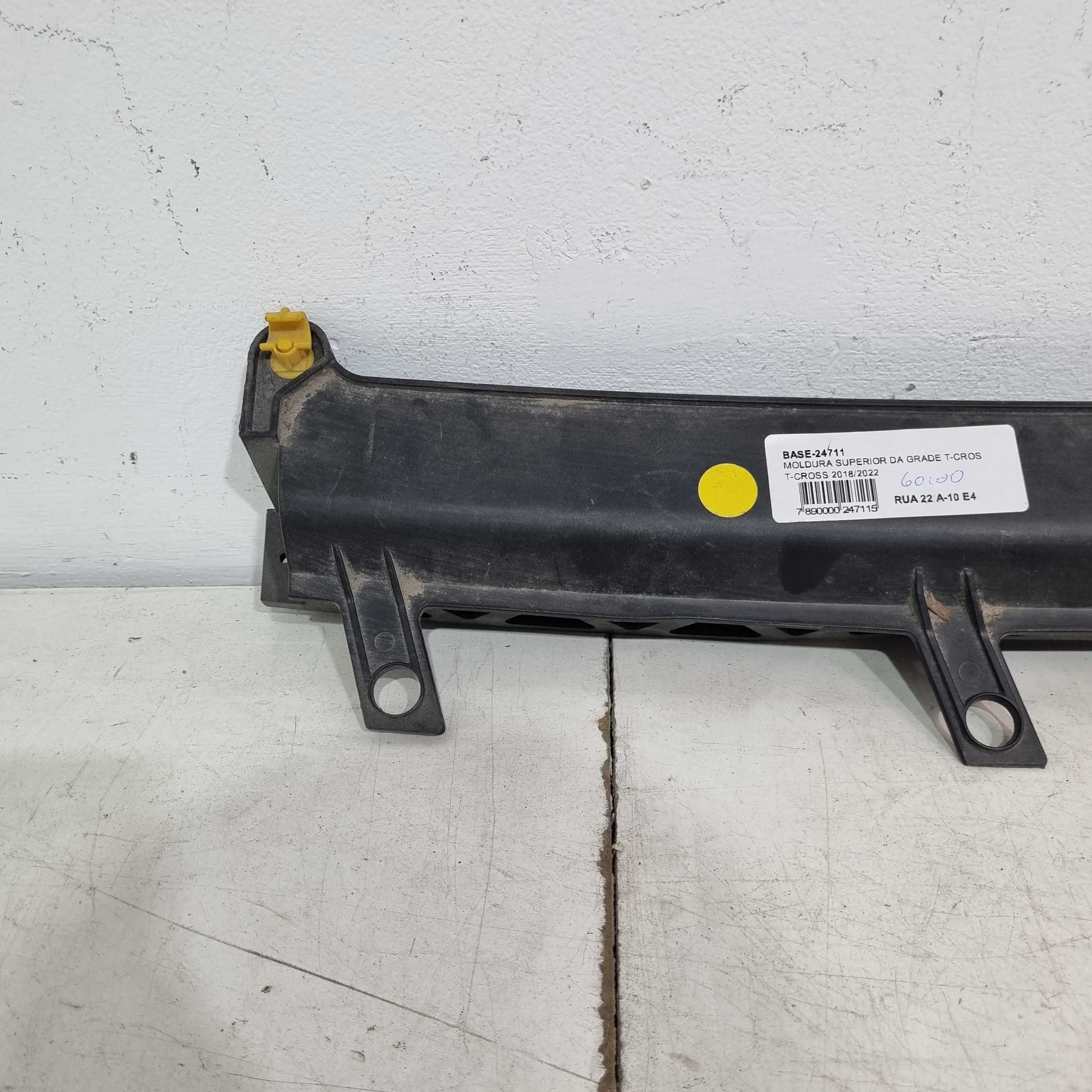 Moldura Superior Da Grade Volkswagen T-cross 2018/2022 Preto 3