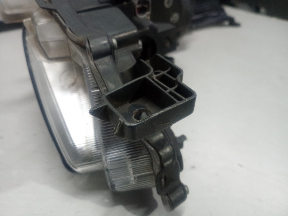 Farol Esquerdo Máscara Negra Toyota Yaris 2022/2024 Rec. 9
