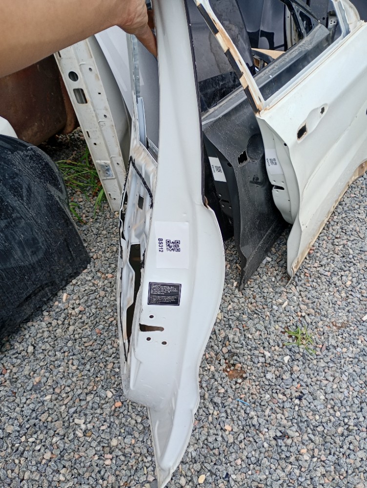 Porta dianteira direita kwid 2017 a 2024 2