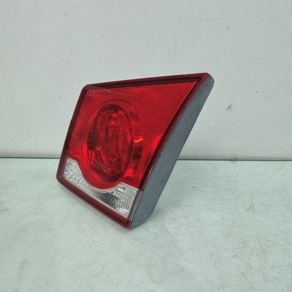 Lanterna Direita Da Tampa Traseira Chevrolet 2012/2015 Usado 3