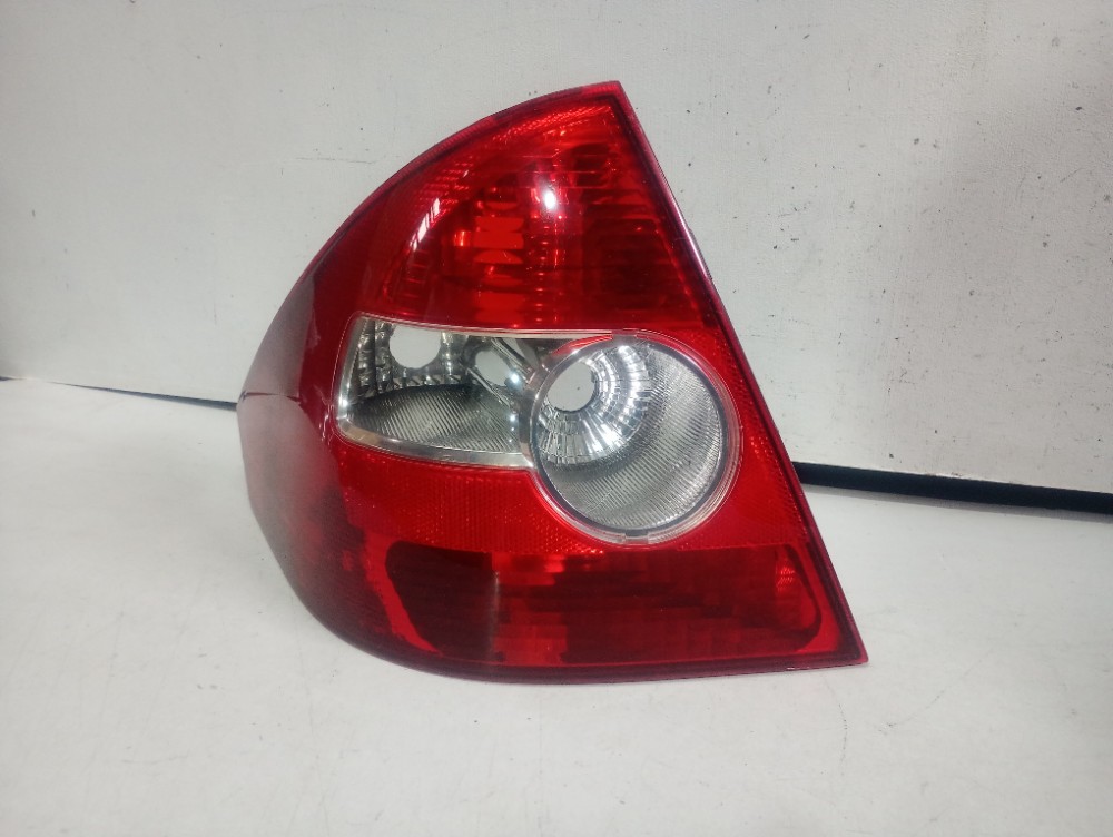 Lanterna Esquerda Fiesta Sedan 2004/2008 Recuperado 2