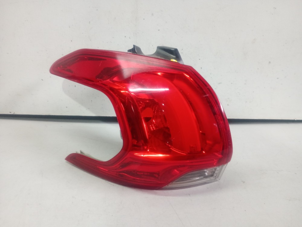 Lanterna Esquerda Peugeot 2008 2016/2021 Recuperada 1