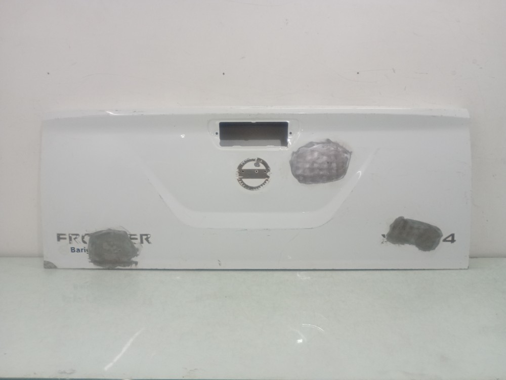 Tampa Traseira Nissan Frontier 2017/2022 Recuperado 1