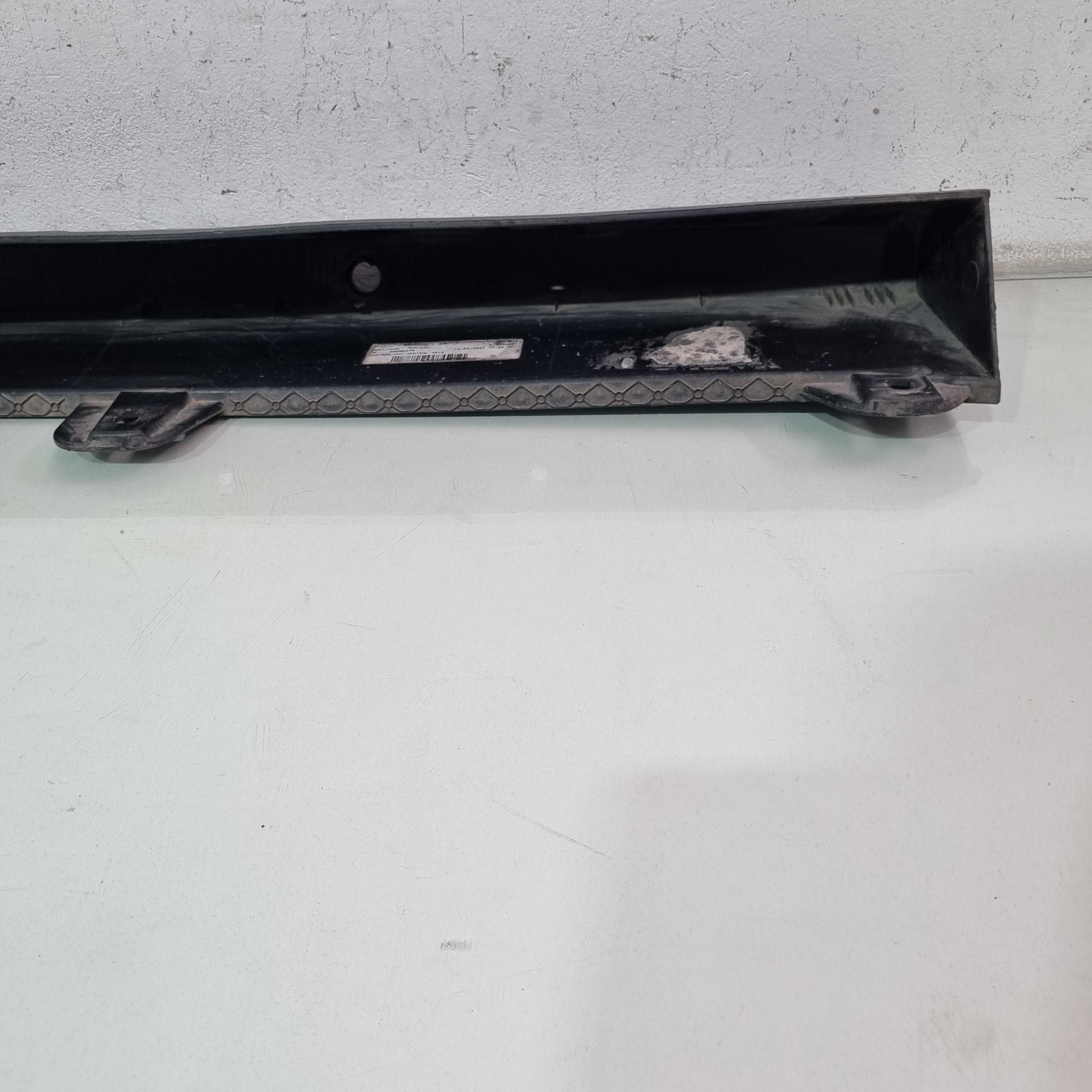 Moldura Central Parachoque Traseiro Fiat Strada 2020/2023 5
