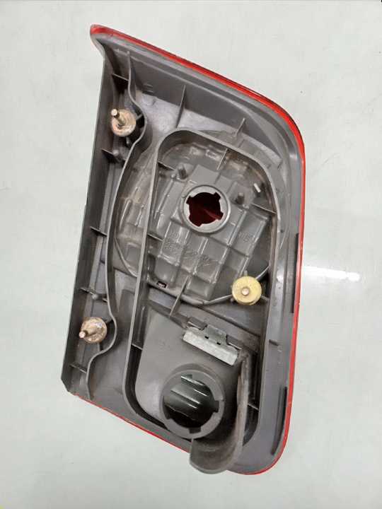 Lanterna Do Lado Direito Da Tampa Honda Civic 2000/2004 Direito/passageiro 4