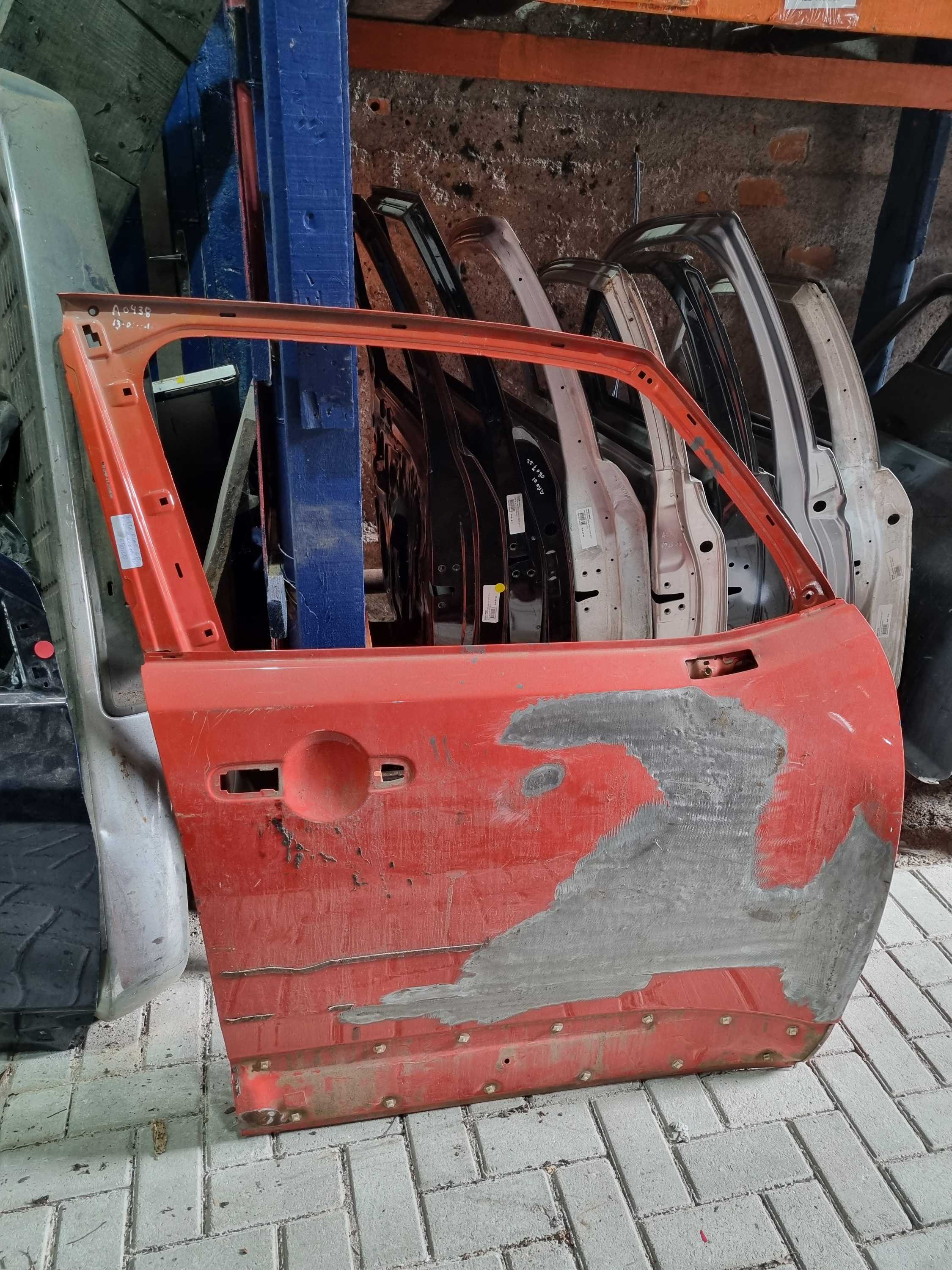 Porta dianteira lado direito recuperado Renegade 2016 / 2023 1