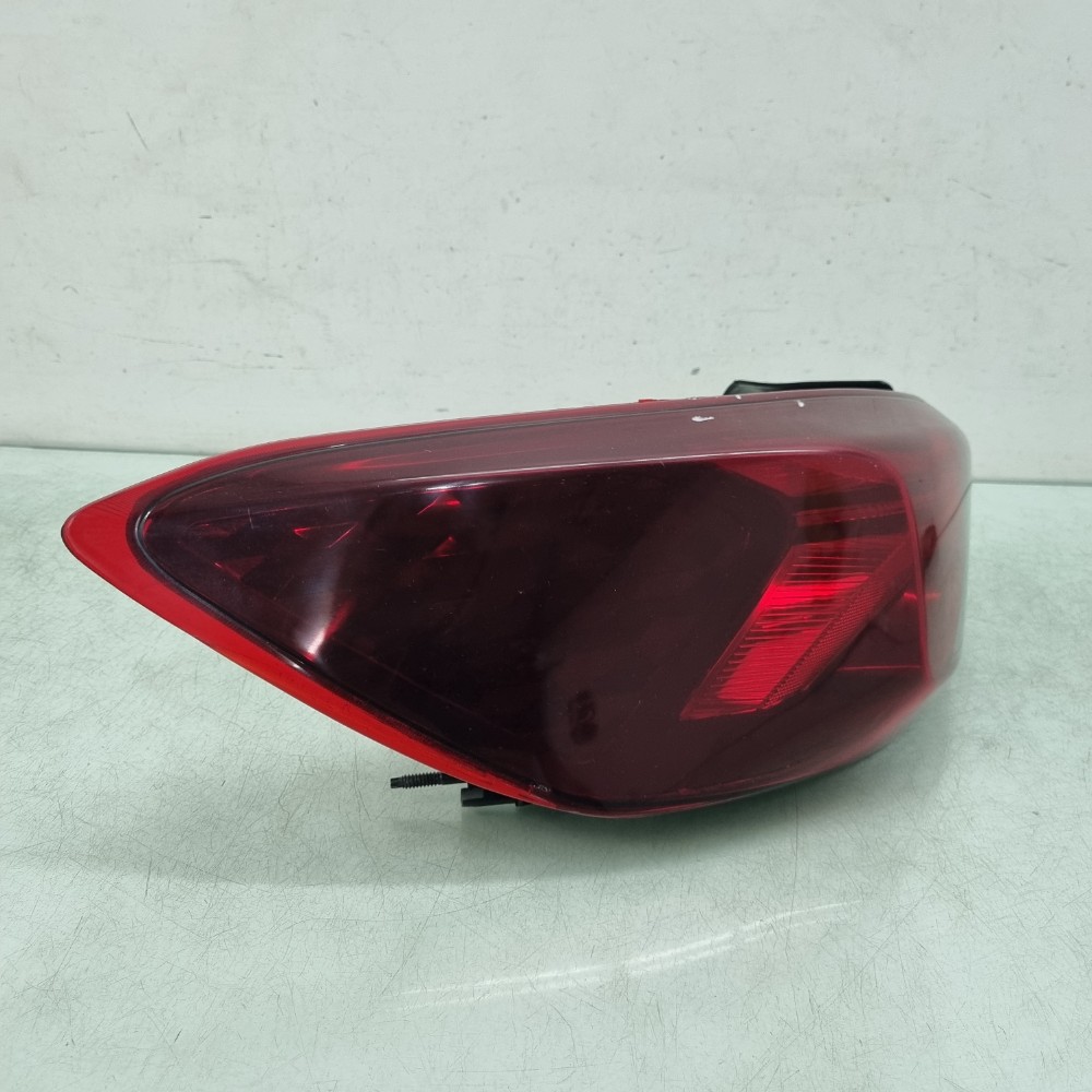 Lanterna Esquerda Original Chevrolet Onix Sedan S/LED 20/24 2