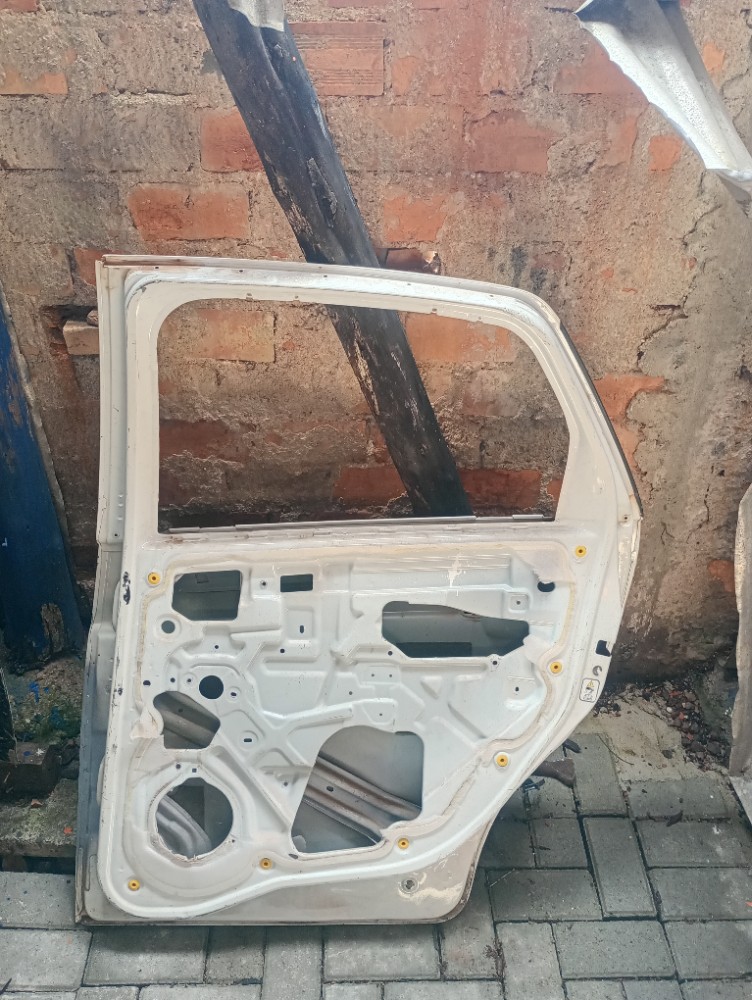 Porta traseira direita recuperada Fiat grand Siena 2015/2019 4