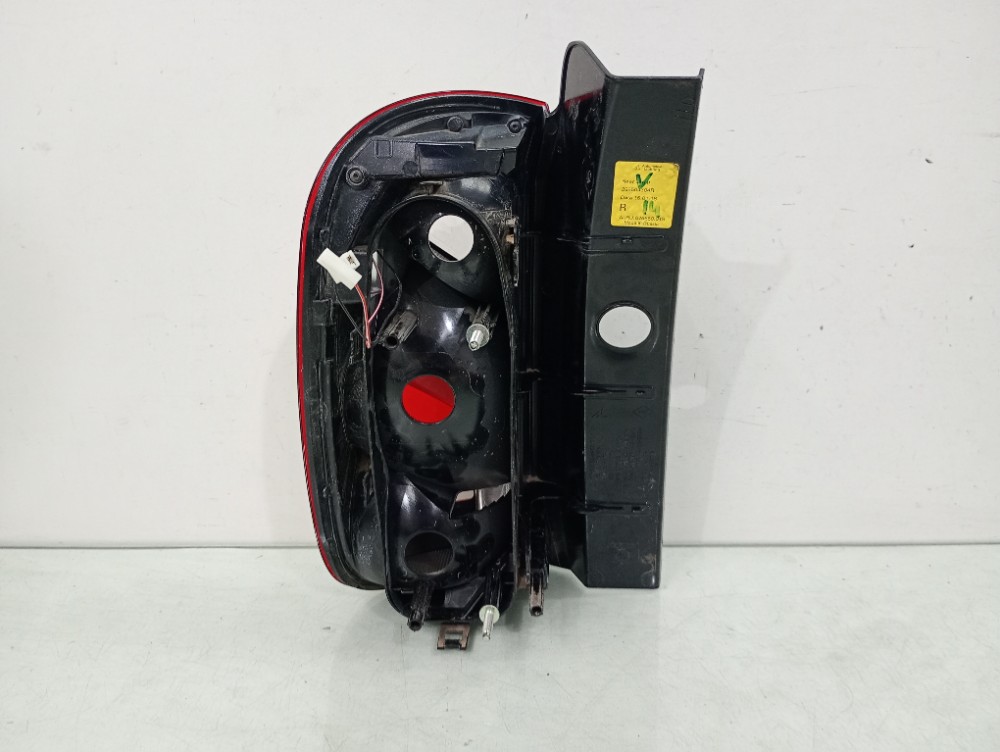 Lanterna Direita Duster 2016/2019 Com Led Seminovo Original Direito/passageiro 2