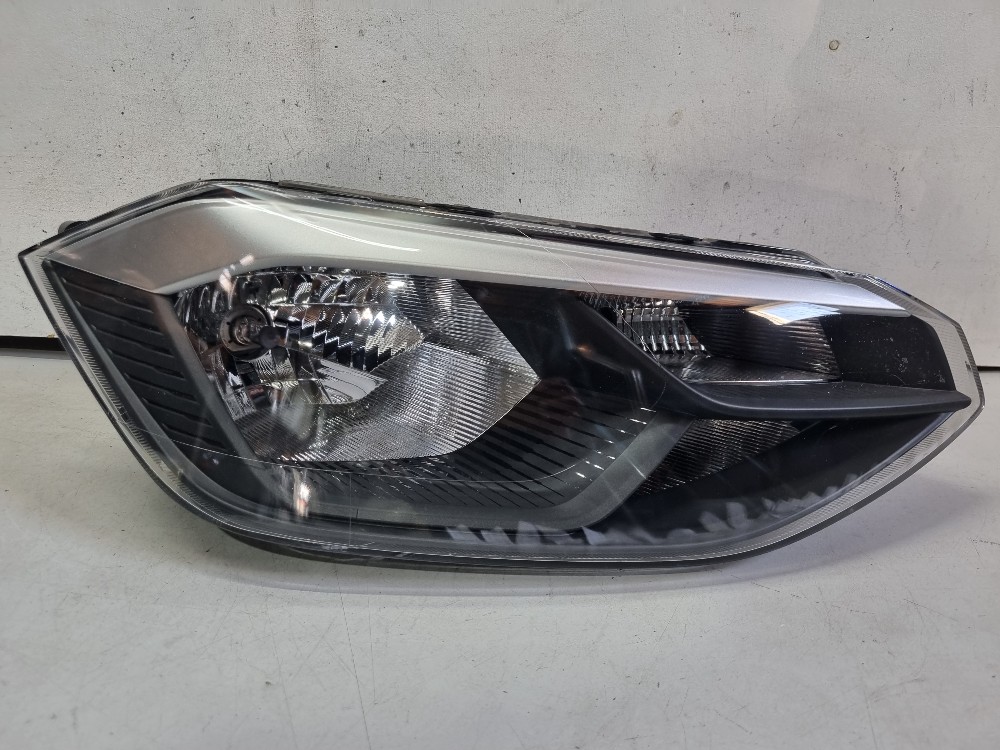 Farol Direito Do Volkswagen Polo Track 2023/2025 Recuperado. Direito/passageiro 1