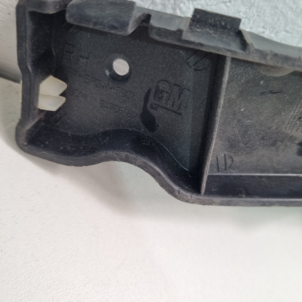 Guia Direita Parachoque Dianteiro Chevrolet Agile 2010/2016 4