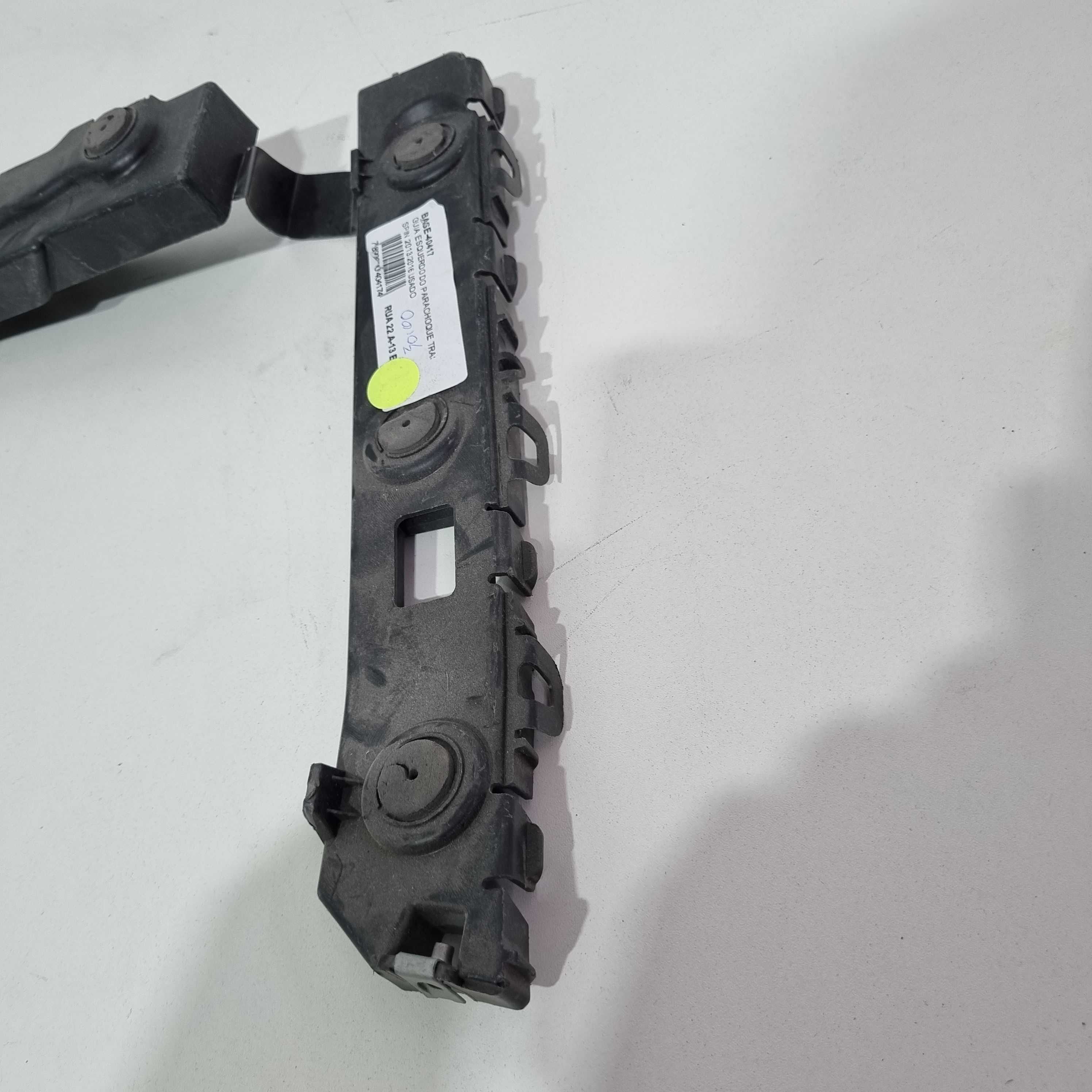 Guia Esquerda Para-choque Traseiro Chevrolet Spin 2013/2016 2
