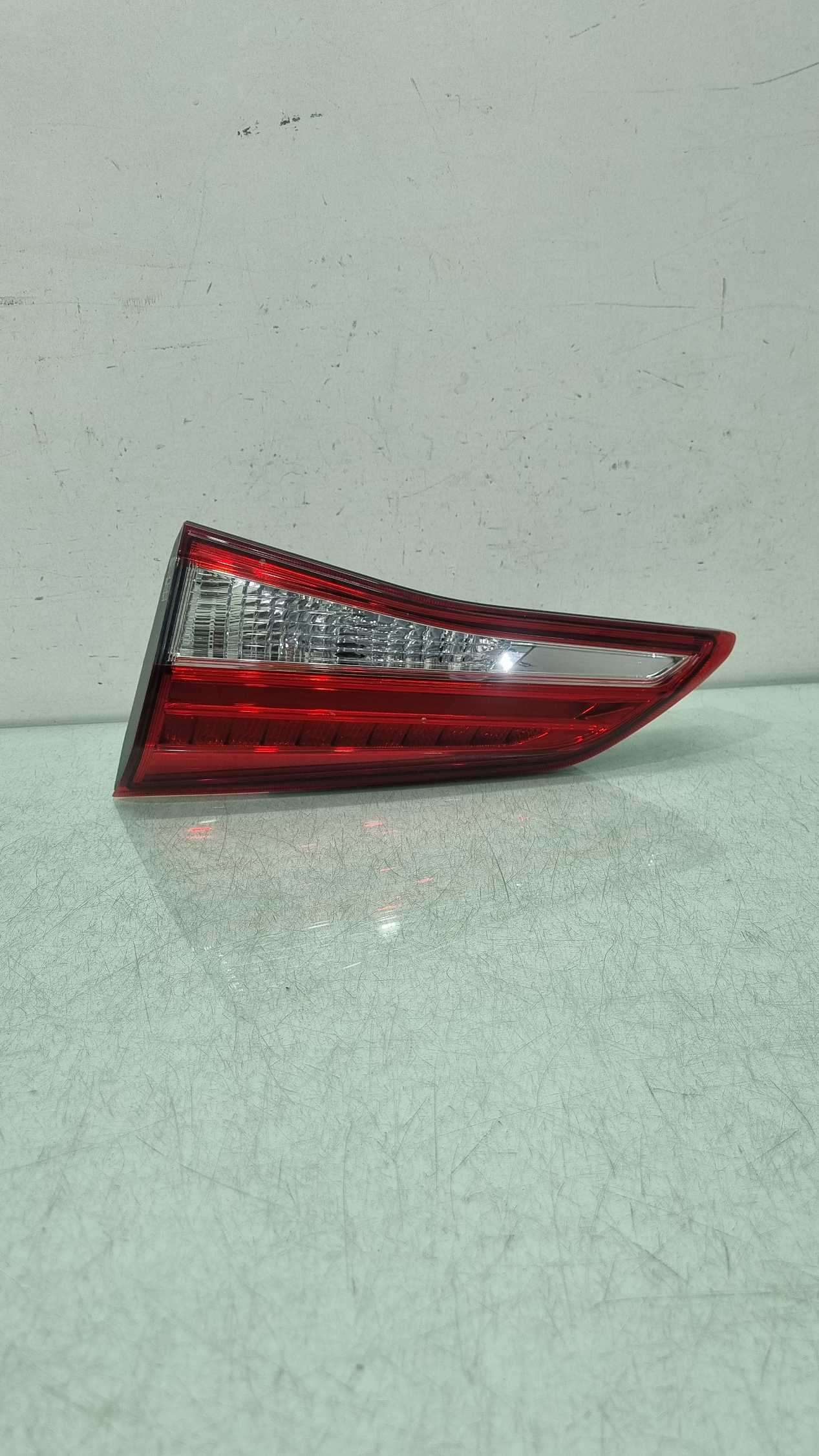 Lanterna Lado Direito Da Tampa Toyota Yaris Sedan 2017/2023 Direito/passageiro 1