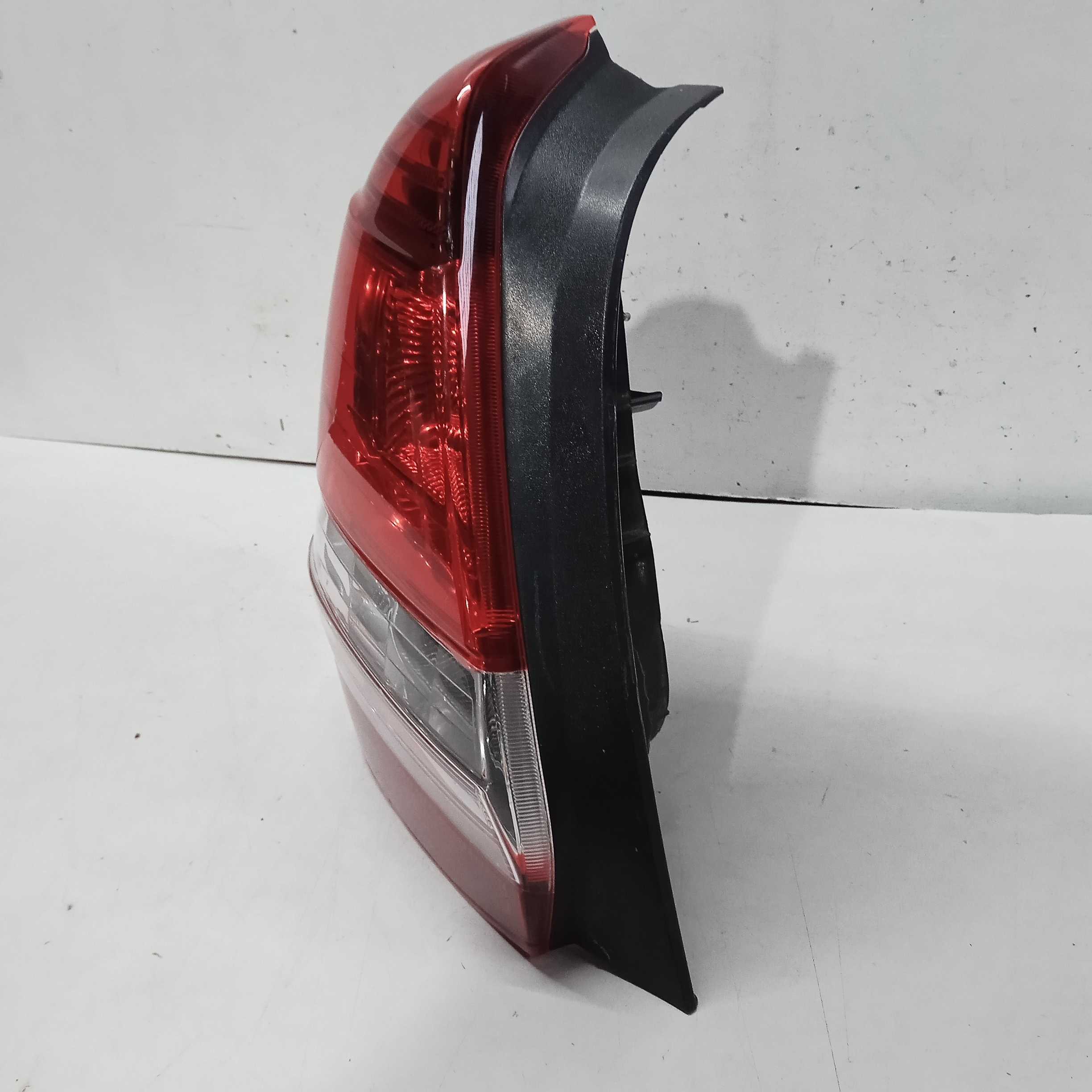 Lanterna Esqrd. Vermelho Esc Etios Sedan Ano 2015/2019 Rec 2