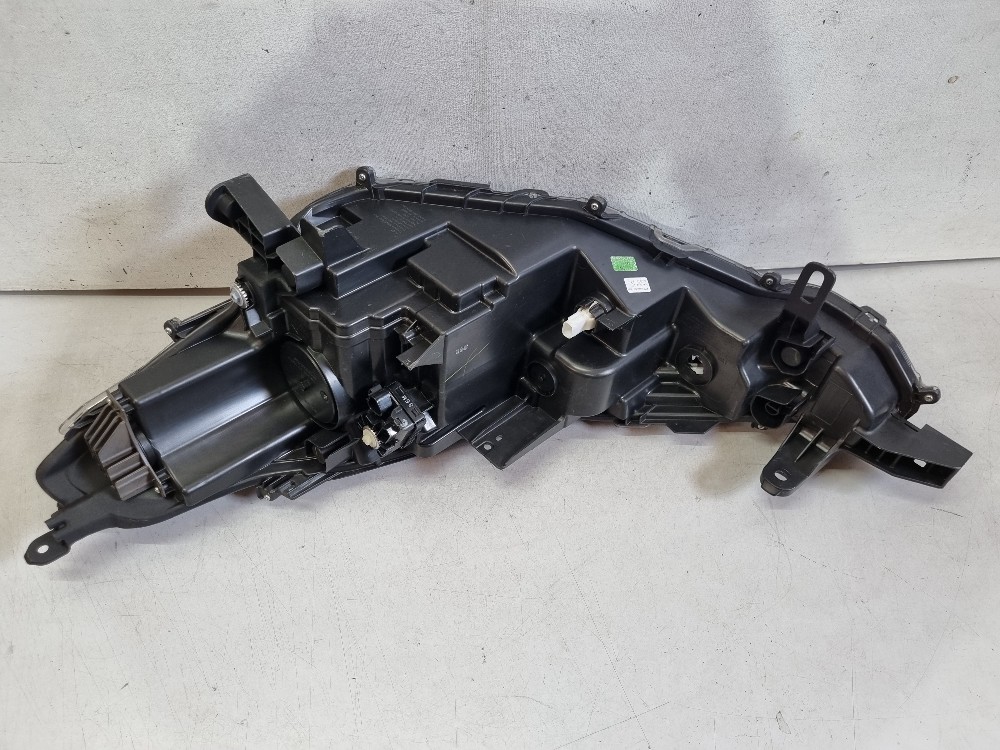 Farol Direito Do Toyota Corolla Cross 2023/2025 Recuperado Direito/passageiro 8