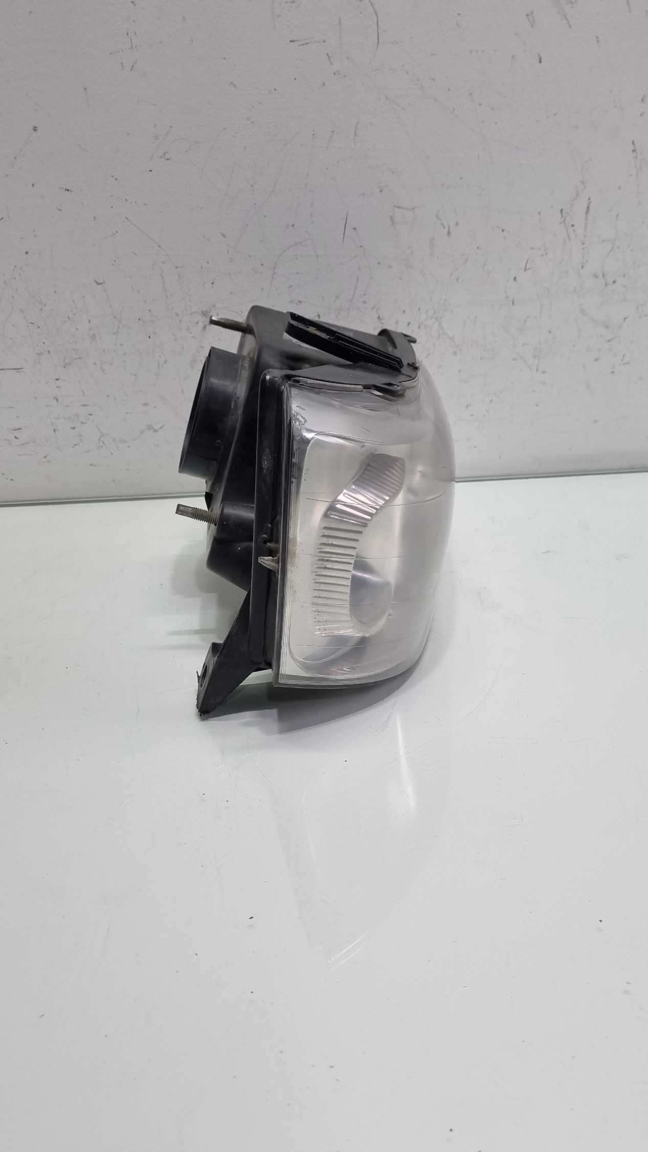 Farol lado direito Fiat Uno Fire 2005/2010 3