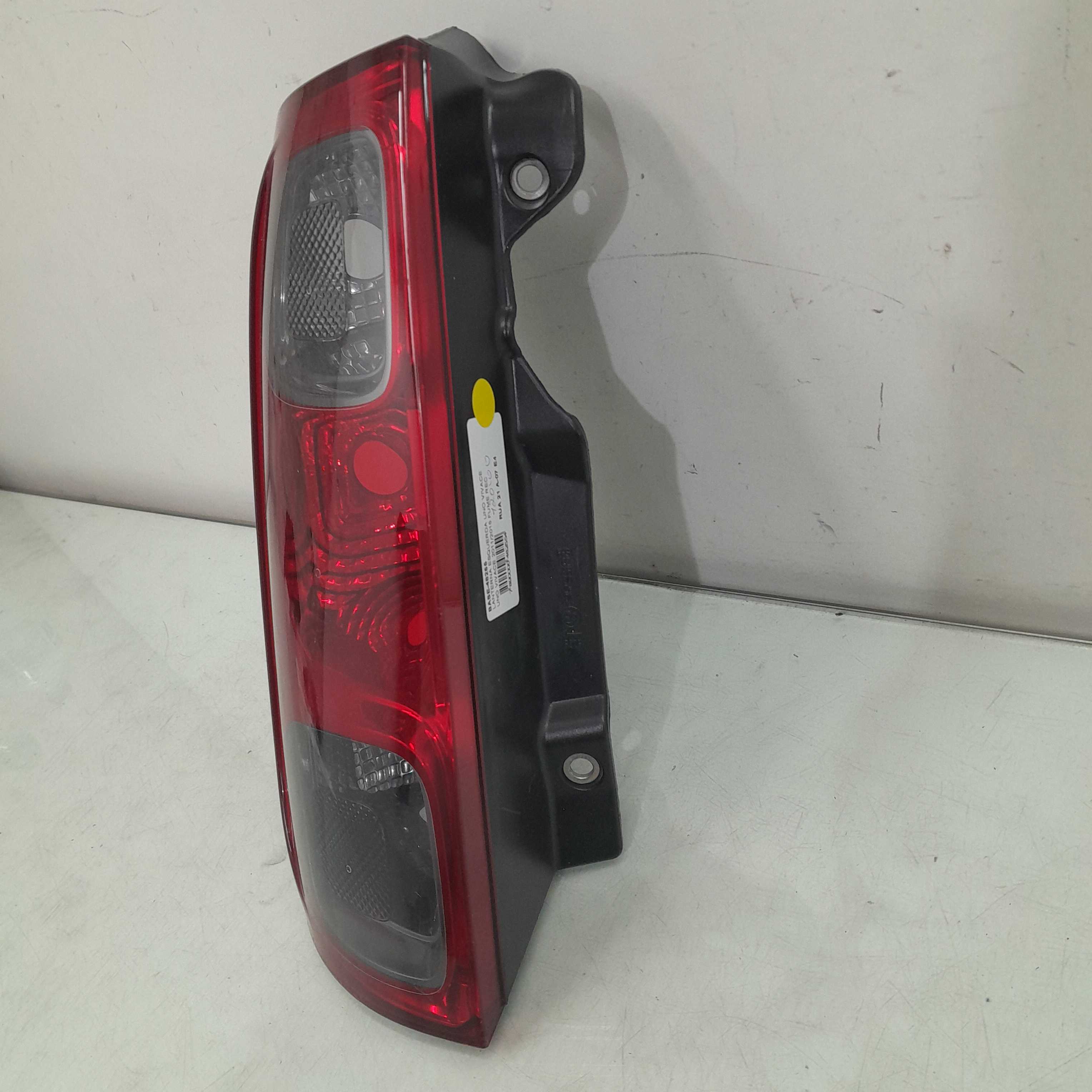 Lanterna Traseira Esquerda Fume Fiat Uno Vivace 2011/2015 3