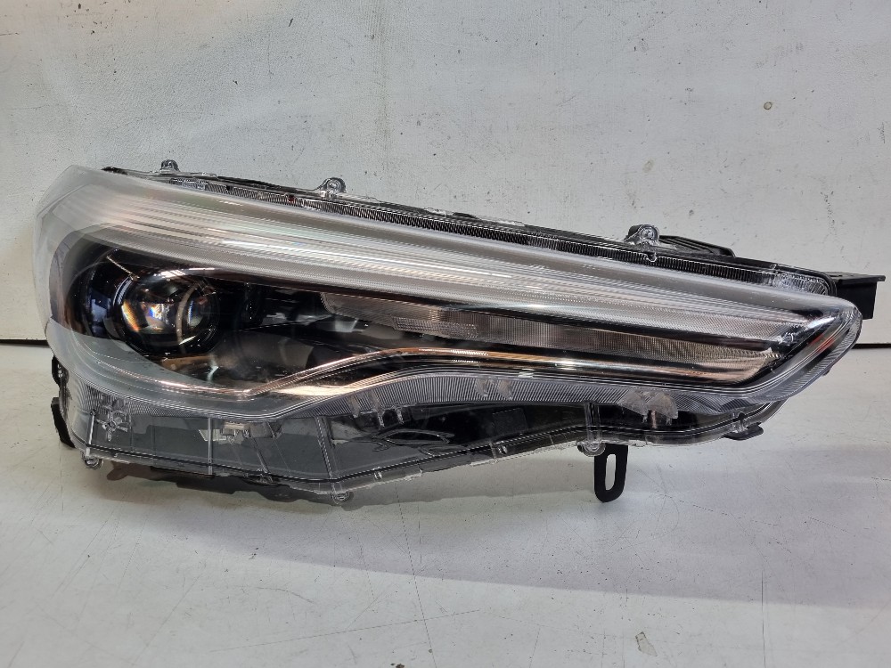 Farol Direito Do Toyota Corolla Cross 2023/2025 Recuperado. Direito/passageiro 2