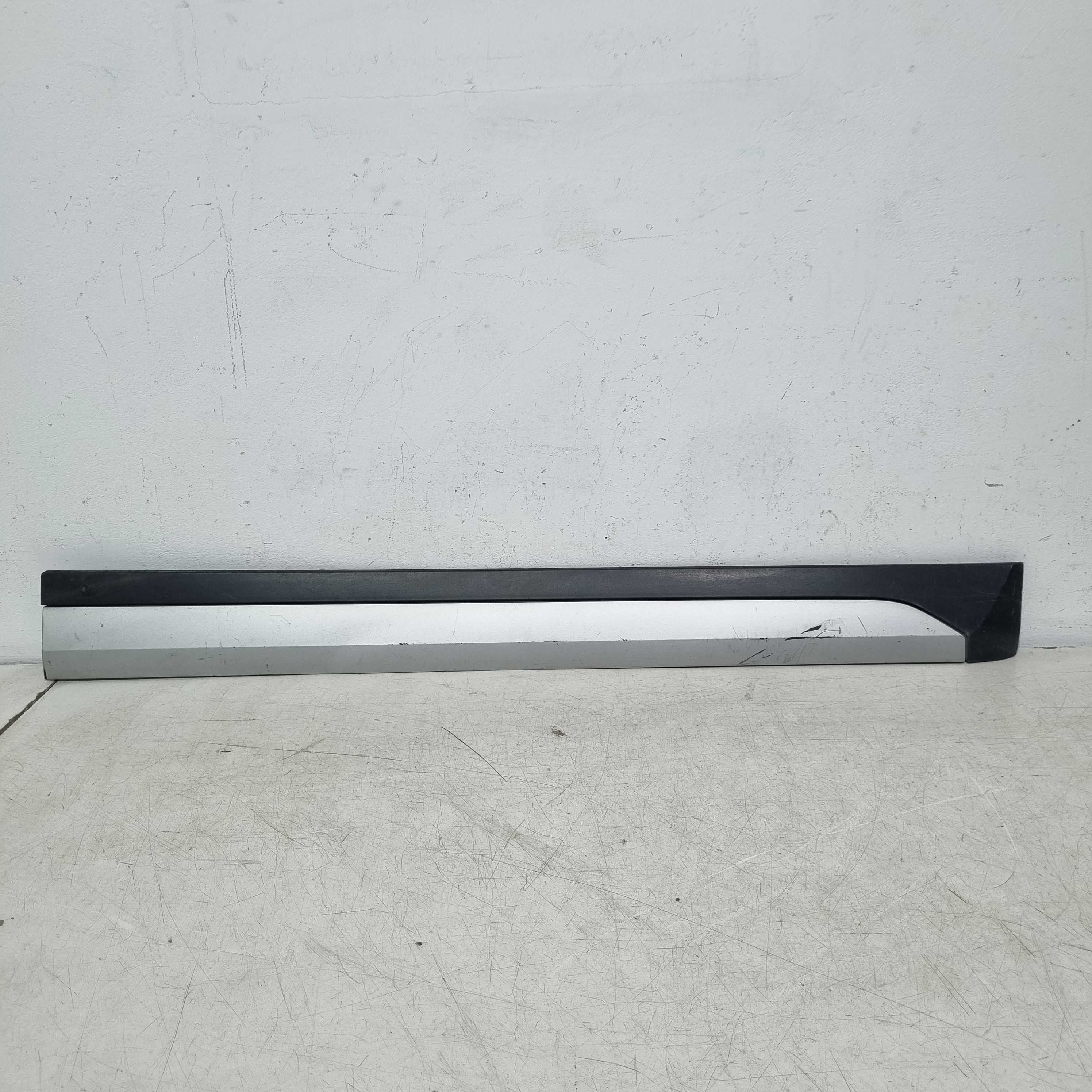 Friso Porta Dianteira Direita Volkswagen Fox 2015/2021 1