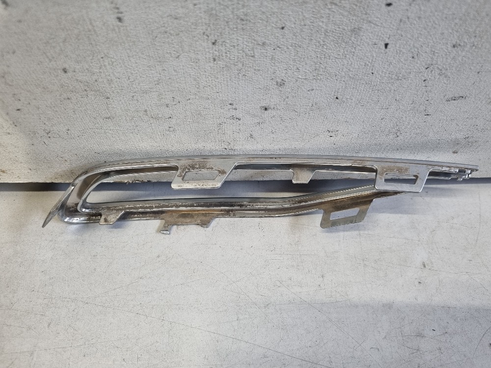 Friso Direito Do P-choque Traseiro Nivus 2022/2024 Semi-novo 5