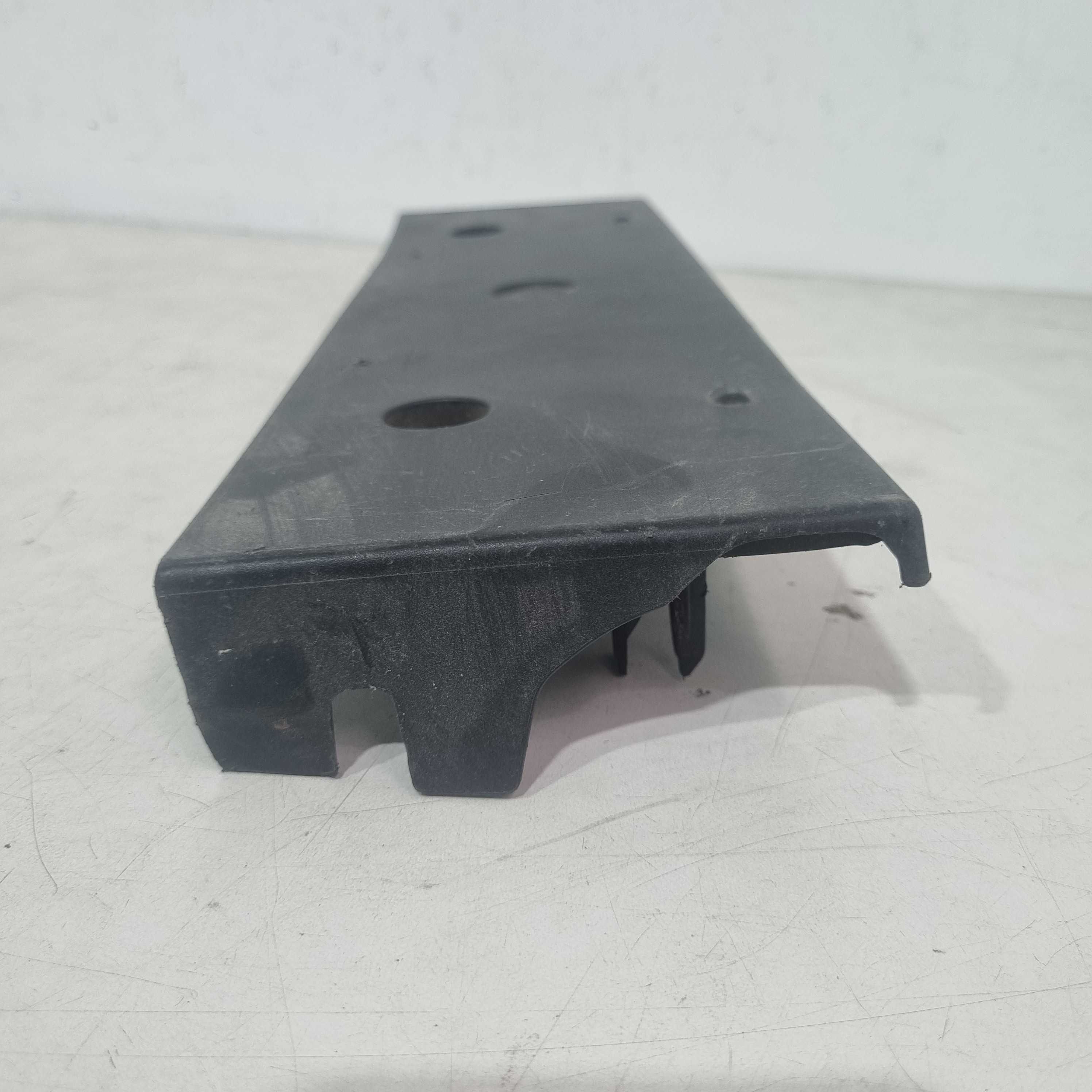 Suporte Da Placa Dianteira Toyota Etios Modelos 2016/2019 Preto 6