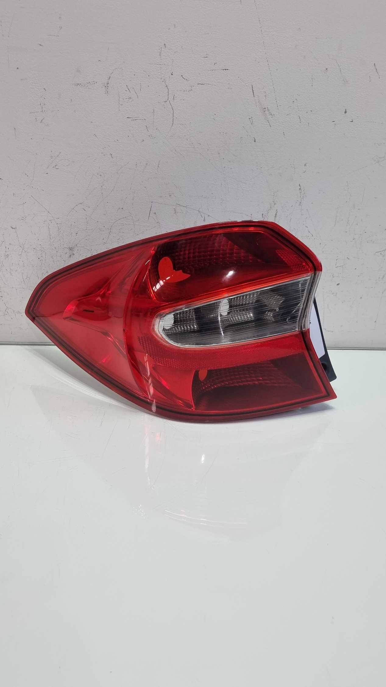 Lanterna lado esquerdo Ford KA Sedan modelo 2015/2018 3