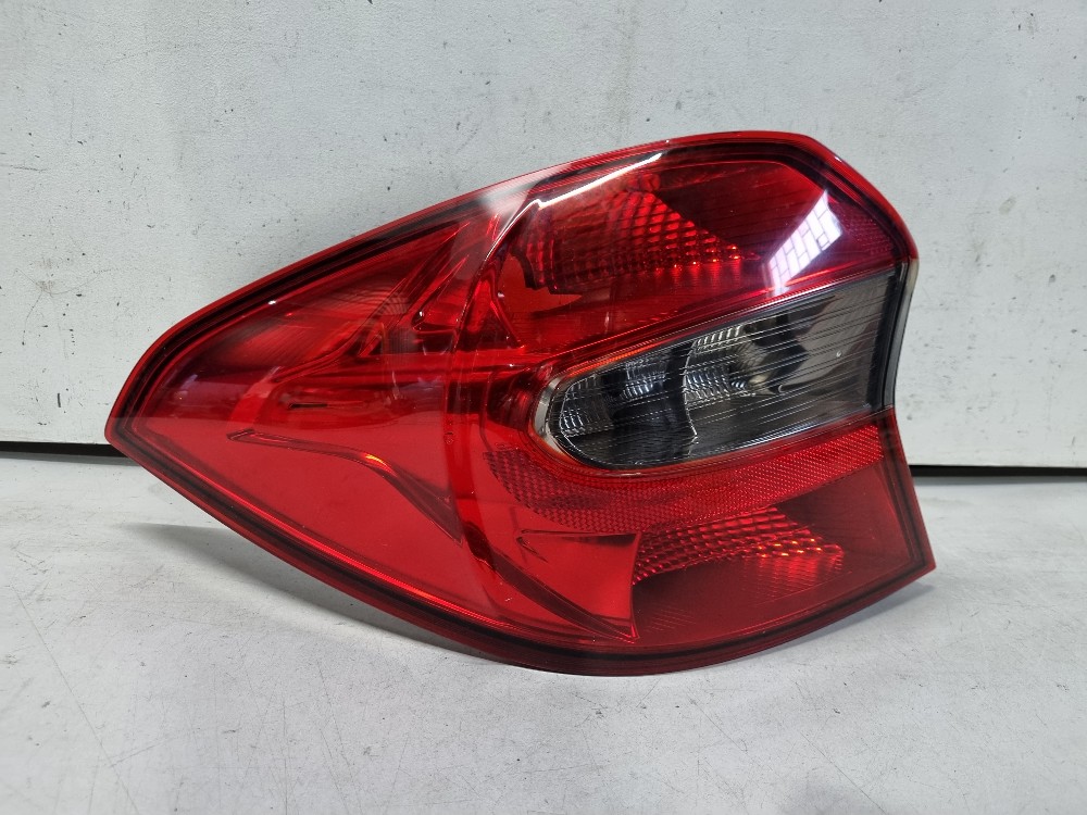 Lanterna Esquerda Fumê Ford Ka Sedan 2015/2018 Recuperado 1
