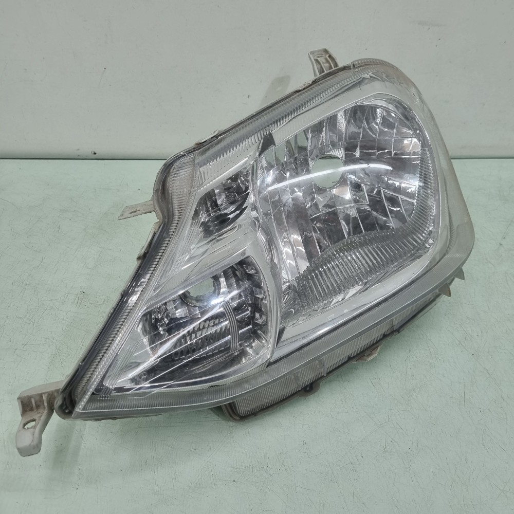 Farol Dianteiro Lado Esquerdo Toyota Etios Modelos 2013/2015 Esquerdo/motorista 2